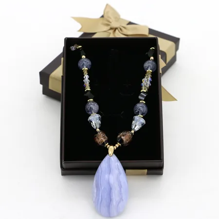 Coffret cadeau collier cristaux swarovski