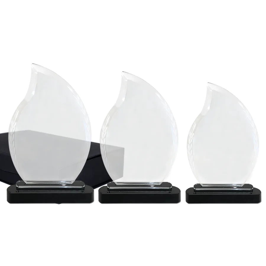 Trophée en verre forme de flamme