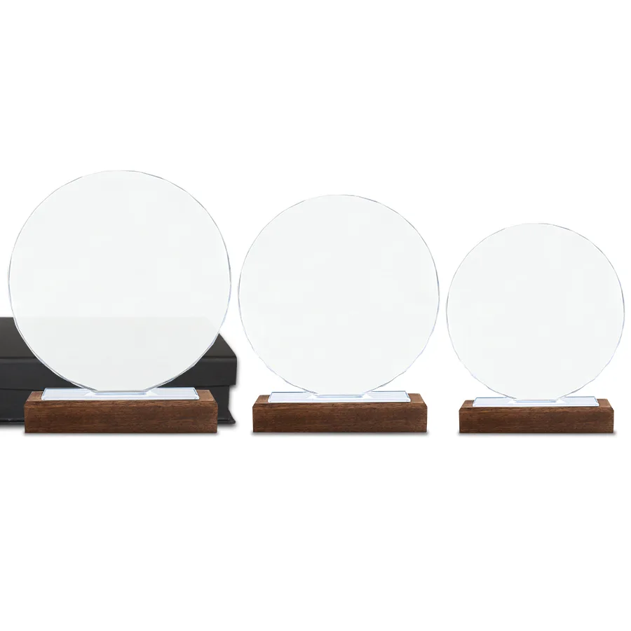 Trophées rond en verre et socle en bois